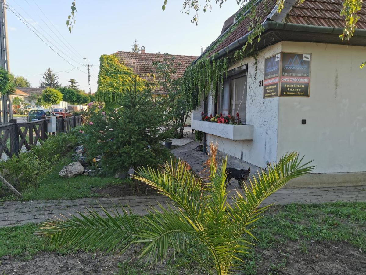 Ambient Deluxe Apartman Hotel Gyula Eksteriør billede